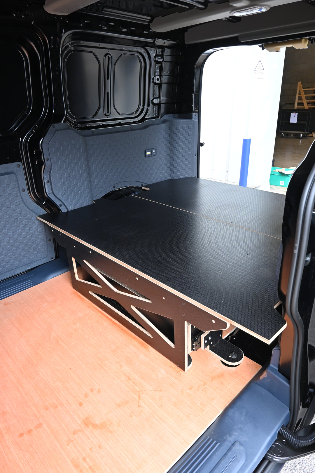 Kia PV5 Cargo L2 | Pro | Rear | Single Drawer